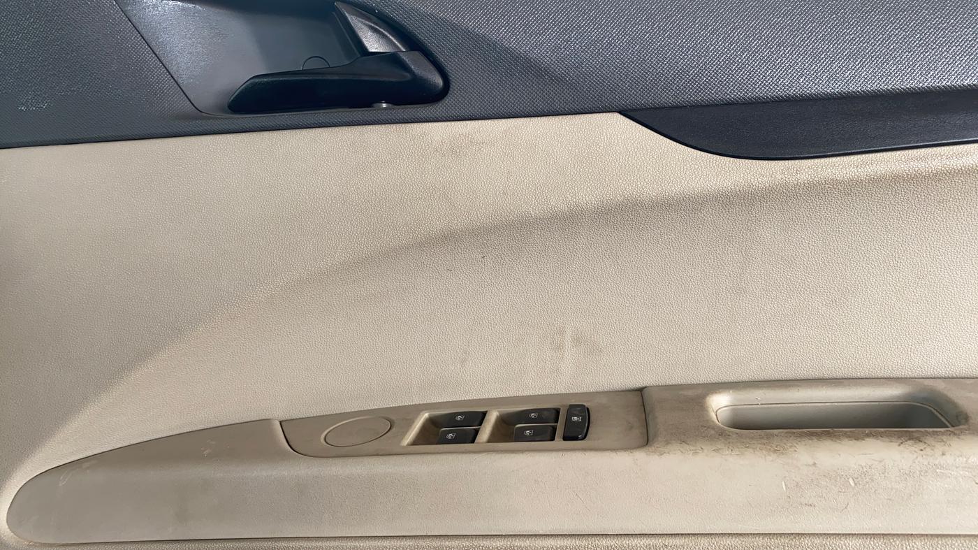 2019 Mahindra MARAZZO M2 7STR, Diesel, Manual, 69,907 km, Driver Side Door Panels Control