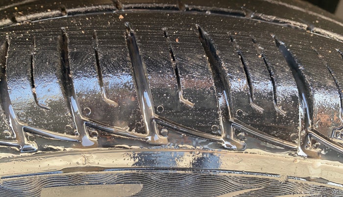 2019 Mahindra MARAZZO M2 7STR, Diesel, Manual, 69,853 km, Right Front Tyre Tread