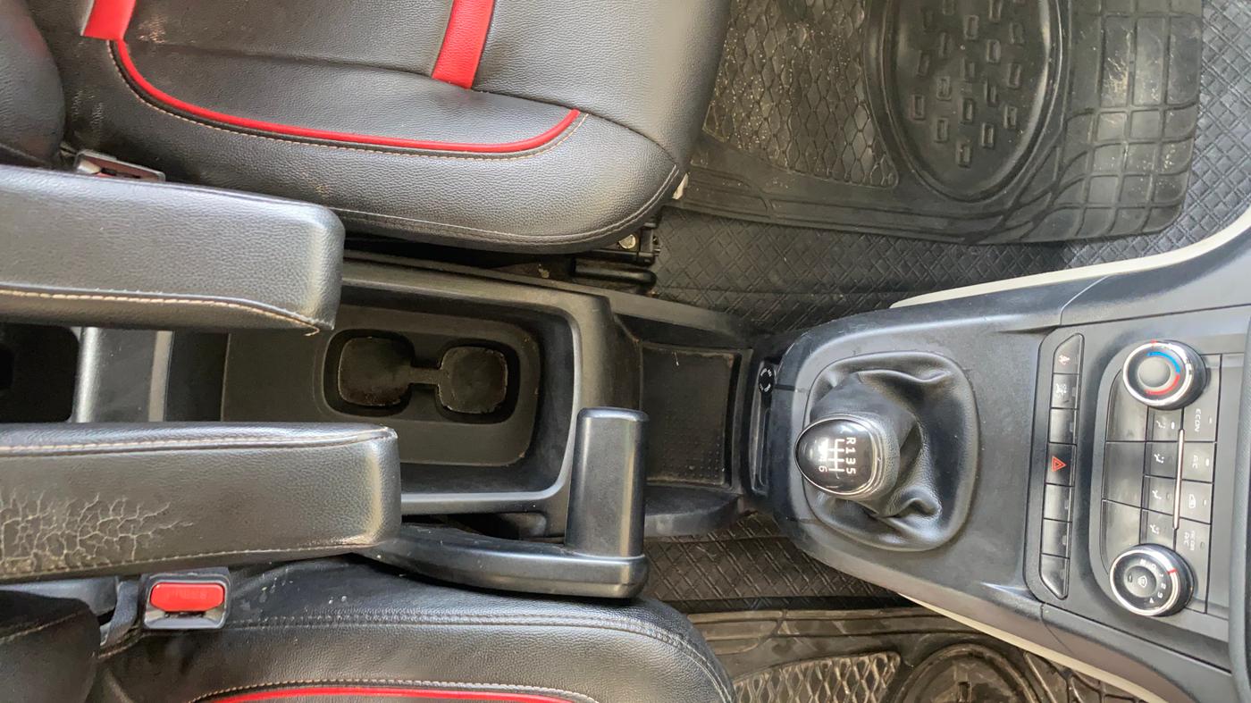 2019 Mahindra MARAZZO M2 7STR, Diesel, Manual, 69,907 km, Gear Lever