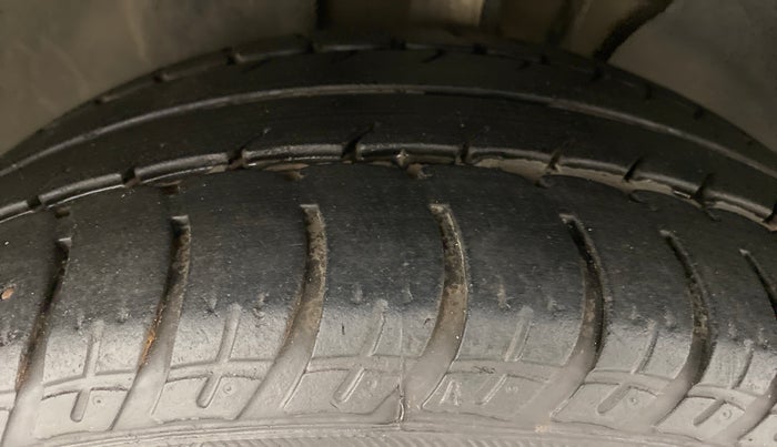 2014 Skoda Octavia AMBITION 2.0 TDI CR AT, Diesel, Automatic, 70,852 km, Left Front Tyre Tread