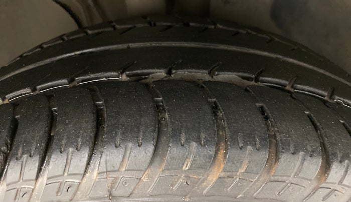 2014 Skoda Octavia AMBITION 2.0 TDI CR AT, Diesel, Automatic, 70,852 km, Right Front Tyre Tread