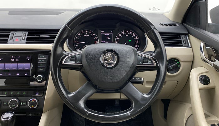 2014 Skoda Octavia AMBITION 2.0 TDI CR AT, Diesel, Automatic, 70,852 km, Steering Wheel Close Up