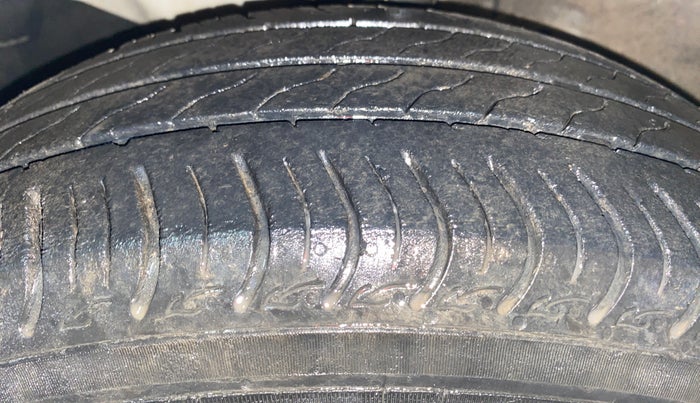 2022 Honda Amaze 1.2L I-VTEC VX, CNG, Manual, 59,649 km, Left Front Tyre Tread