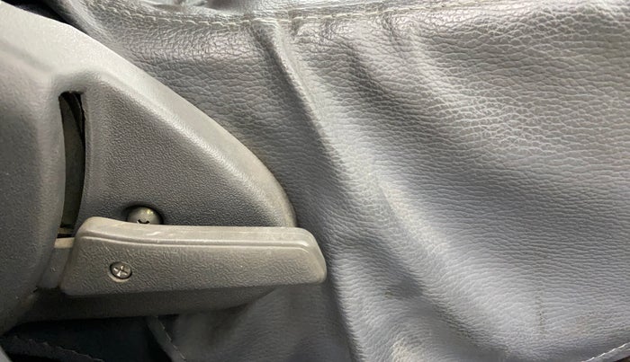 2015 Maruti Alto 800 LXI, Petrol, Manual, 19,547 km, Driver Side Adjustment Panel