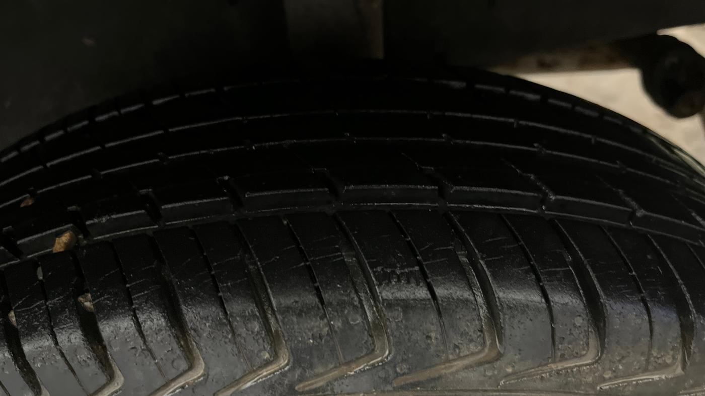 2018 Renault Kwid RXL, Petrol, Manual, 12,350 km, Left Rear Tyre Tread