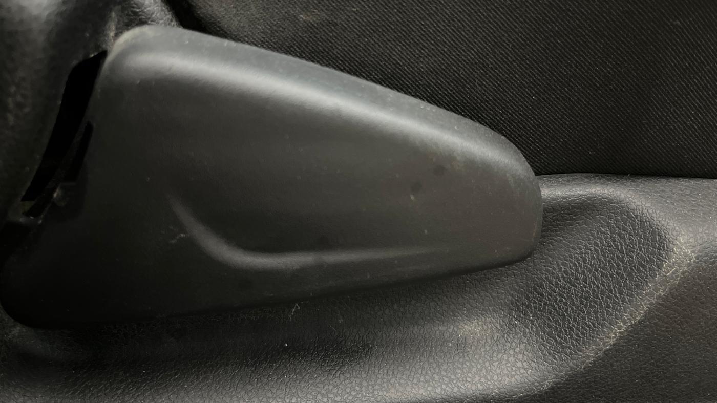2018 Renault Kwid RXL, Petrol, Manual, 12,350 km, Driver Side Adjustment Panel