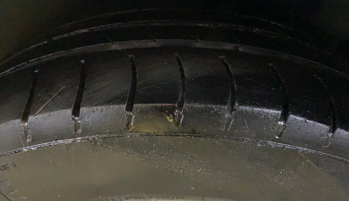 2016 Maruti Ertiga ZDI SHVS, Diesel, Manual, 58,297 km, Left Rear Tyre Tread