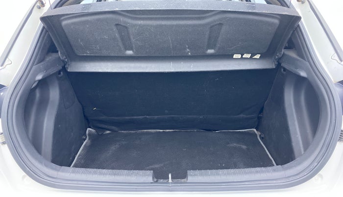 2014 Hyundai Elite i20 SPORTZ 1.2, Petrol, Manual, 62,542 km, Boot Inside
