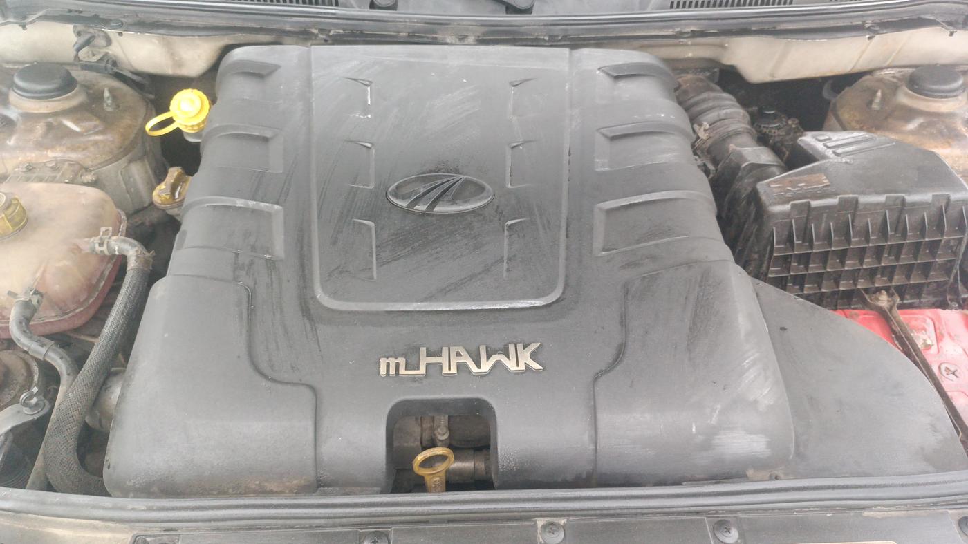 2018 Mahindra XUV500 W7, Diesel, Manual, 1,17,053 km, Engine View