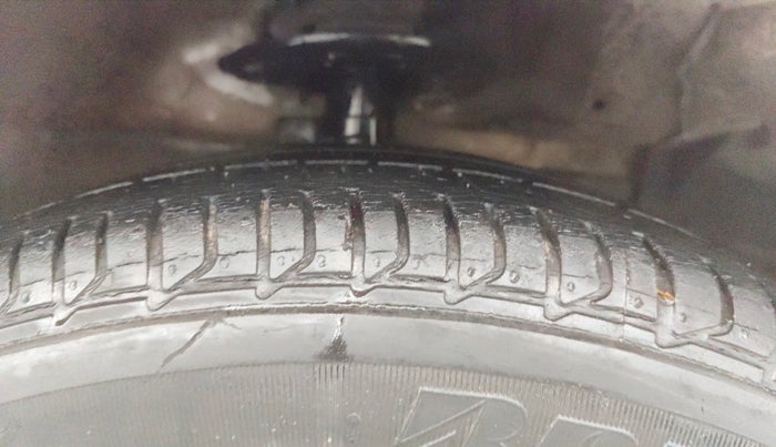 2017 Maruti Ciaz ALPHA 1.4 PETROL, Petrol, Manual, 83,518 km, Right Front Tyre Tread