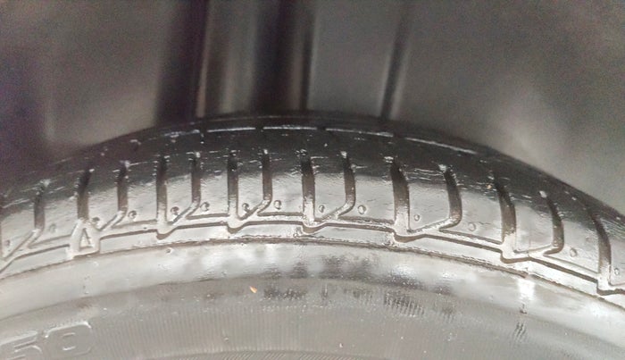 2017 Maruti Ciaz ALPHA 1.4 PETROL, Petrol, Manual, 83,518 km, Right Rear Tyre Tread