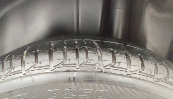 2017 Maruti Ciaz ALPHA 1.4 PETROL, Petrol, Manual, 83,518 km, Left Rear Tyre Tread