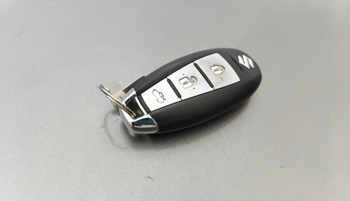 2017 Maruti Ciaz ALPHA 1.4 PETROL, Petrol, Manual, 83,518 km, Key Close Up