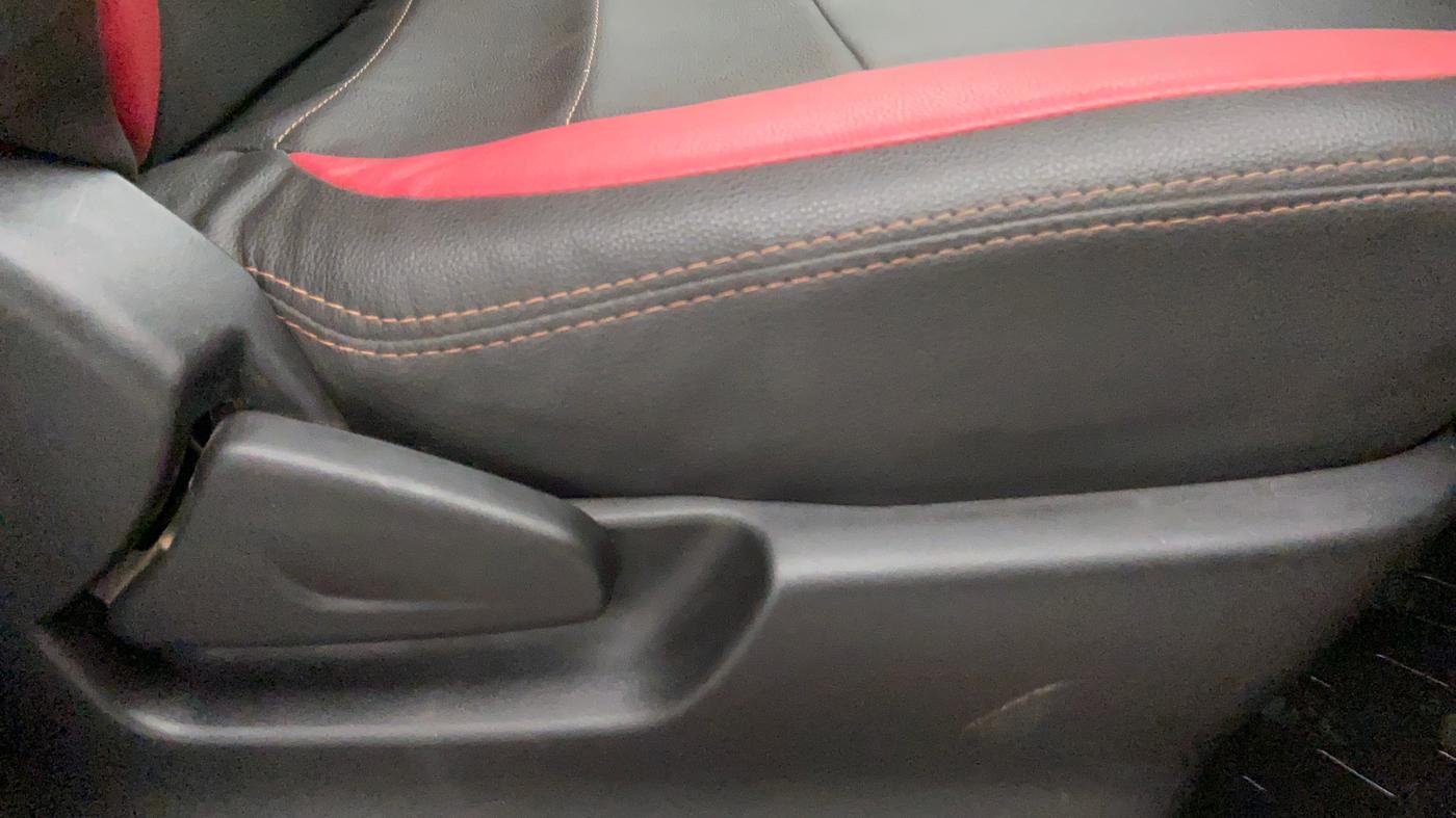 2018 Datsun Redi Go T (O), Petrol, Manual, 11,500 km, Driver Side Adjustment Panel
