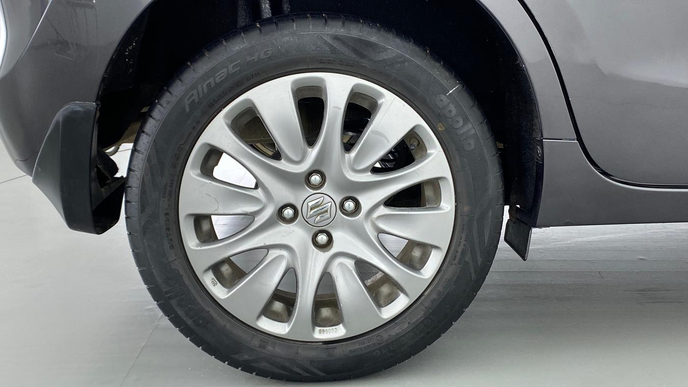 2017 Maruti Baleno ALPHA 1.2 K12, Petrol, Manual, 25,586 km, Right Rear Wheel