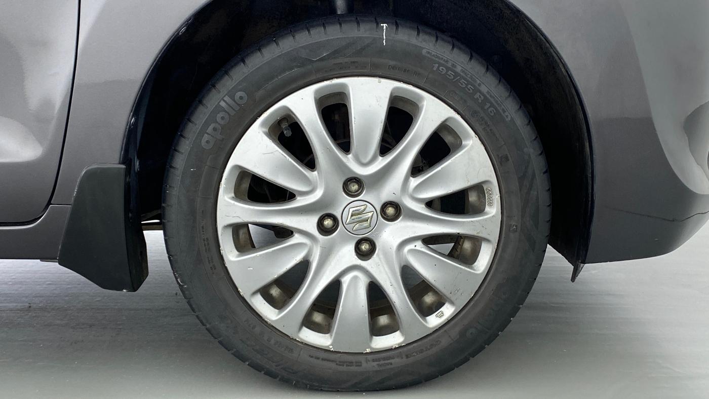2017 Maruti Baleno ALPHA 1.2 K12, Petrol, Manual, 25,586 km, Right Front Wheel