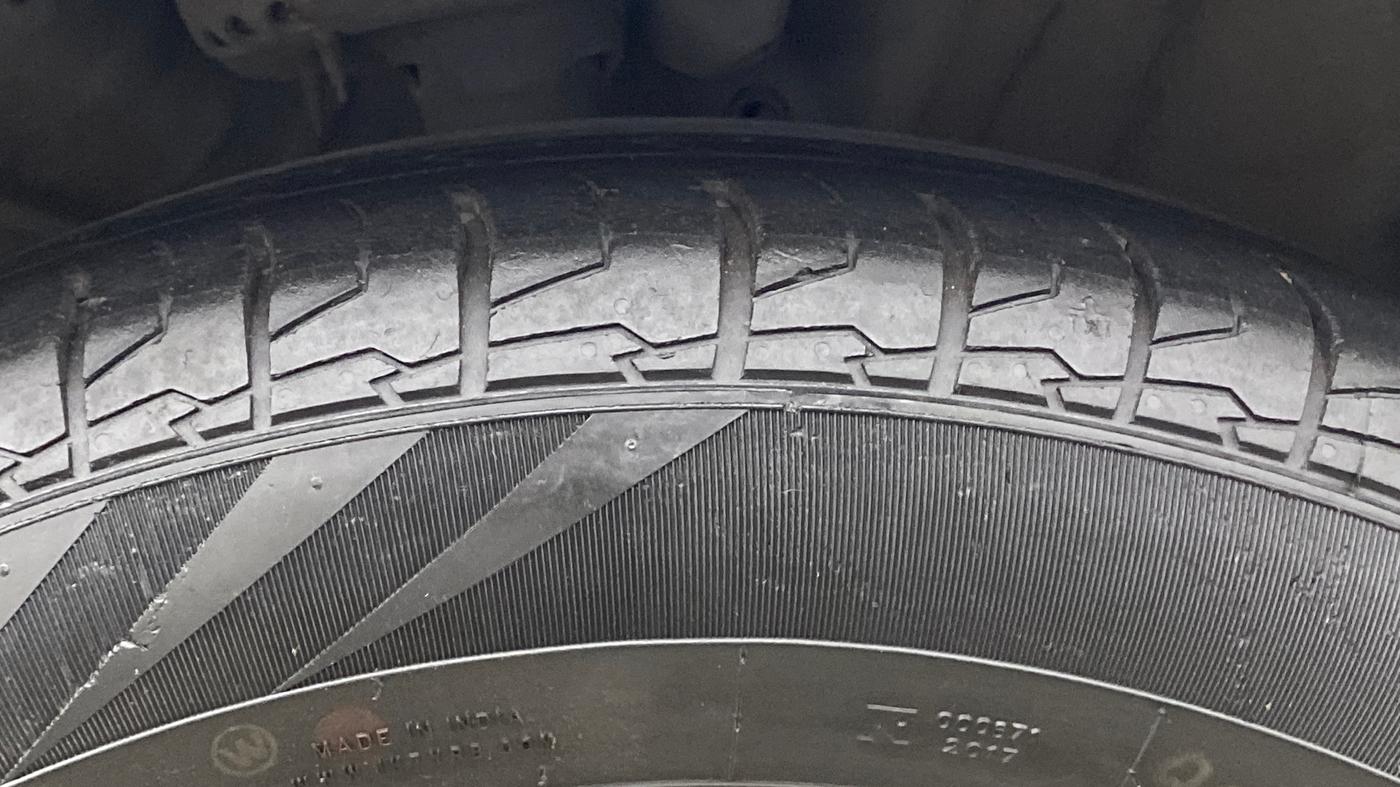 2021 KIA SELTOS HTX 1.5 PETROL, Petrol, Manual, 35,427 km, Right Front Tyre Tread
