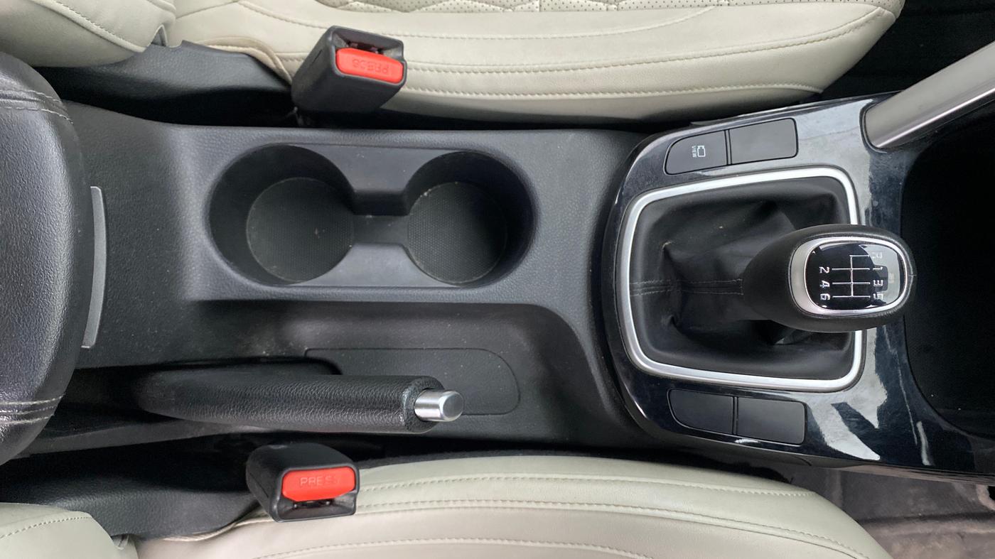 2021 KIA SELTOS HTX 1.5 PETROL, Petrol, Manual, 35,427 km, Gear Lever