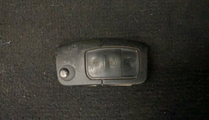 2015 Ford Ecosport AMBIENTE 1.5L PETROL, Petrol, Manual, 1,13,998 km, Key Close Up