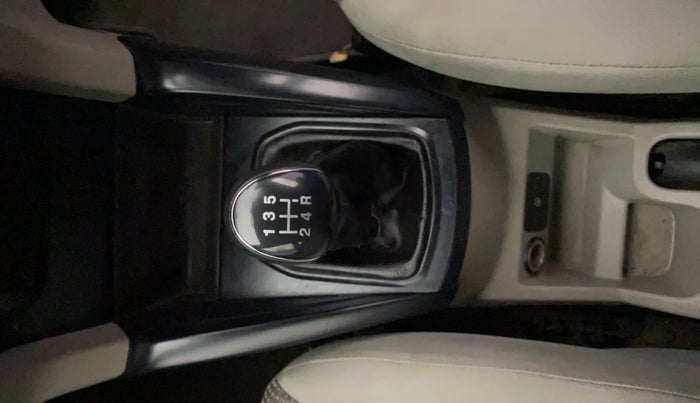 2015 Ford Ecosport AMBIENTE 1.5L PETROL, Petrol, Manual, 1,13,998 km, Gear Lever