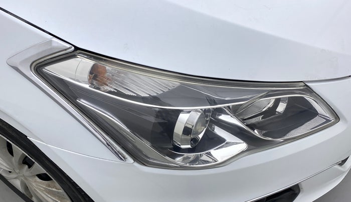 2016 Maruti Ciaz VXI PLUS, Petrol, Manual, 63,916 km, Right headlight - Minor scratches