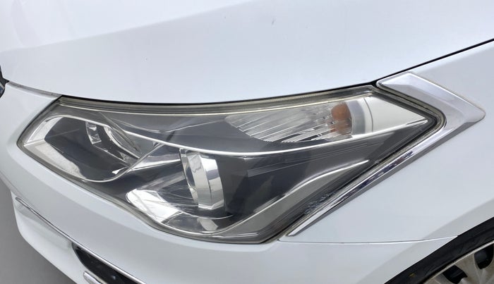 2016 Maruti Ciaz VXI PLUS, Petrol, Manual, 63,916 km, Left headlight - Minor scratches