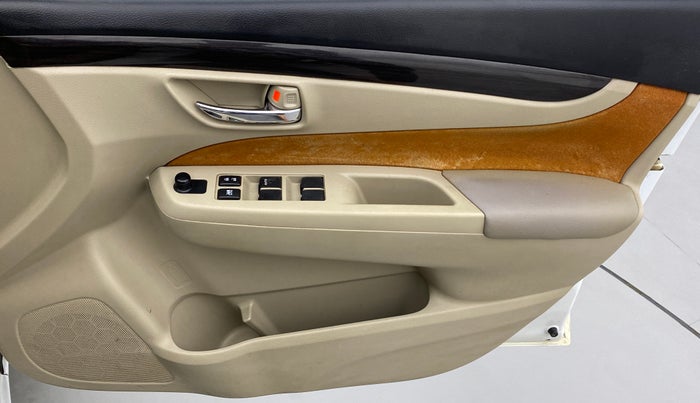 2016 Maruti Ciaz VXI PLUS, Petrol, Manual, 63,916 km, Driver Side Door Panels Control