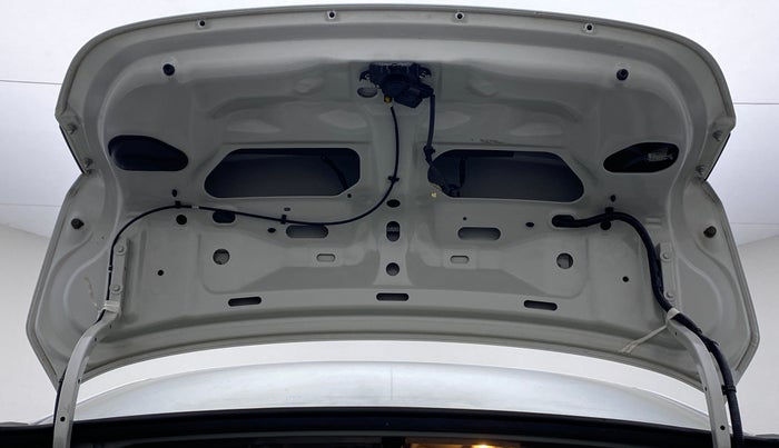 2016 Maruti Ciaz VXI PLUS, Petrol, Manual, 63,916 km, Boot Door Open