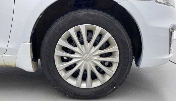 2016 Maruti Ciaz VXI PLUS, Petrol, Manual, 63,916 km, Right Front Wheel