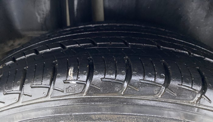2016 Maruti Ciaz VXI PLUS, Petrol, Manual, 63,916 km, Right Rear Tyre Tread