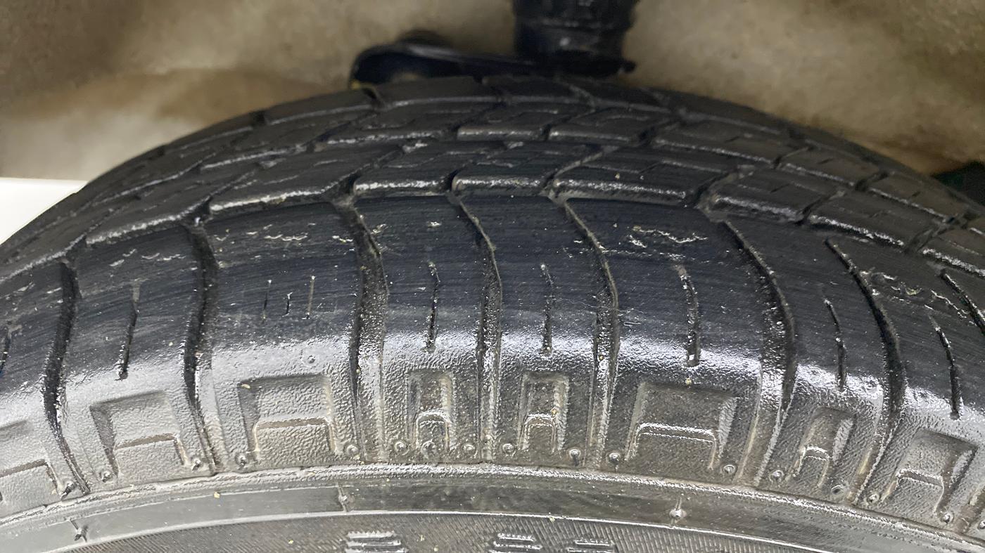 2018 Maruti Eeco 5 STR WITH A/C+HTR, CNG, Manual, 57,011 km, Left Front Tyre Tread
