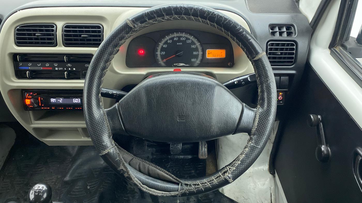 2018 Maruti Eeco 5 STR WITH A/C+HTR, CNG, Manual, 57,011 km, Steering Wheel Close Up