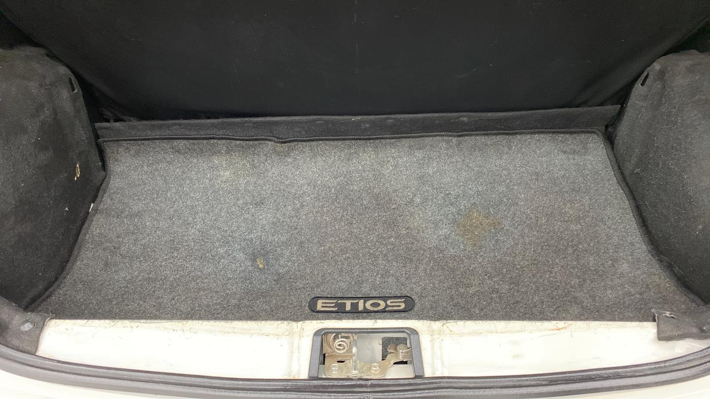 2011 Toyota Etios Liva G, Petrol, Manual, 97,269 km, Boot Inside