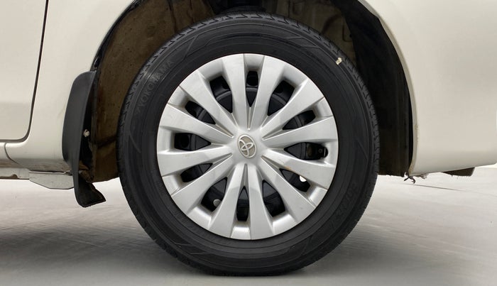 2011 Toyota Etios Liva G, Petrol, Manual, 97,269 km, Right Front Wheel