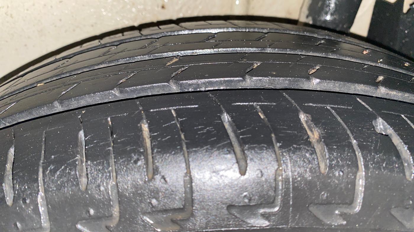 2017 Maruti IGNIS DELTA 1.2 AMT, Petrol, Automatic, 24,648 km, Left Rear Tyre Tread