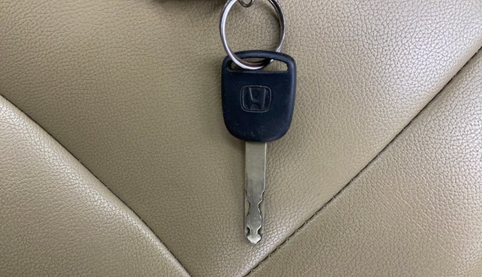 2015 Honda Mobilio 1.5L I-VTEC V, Petrol, Manual, 41,995 km, Key Close Up