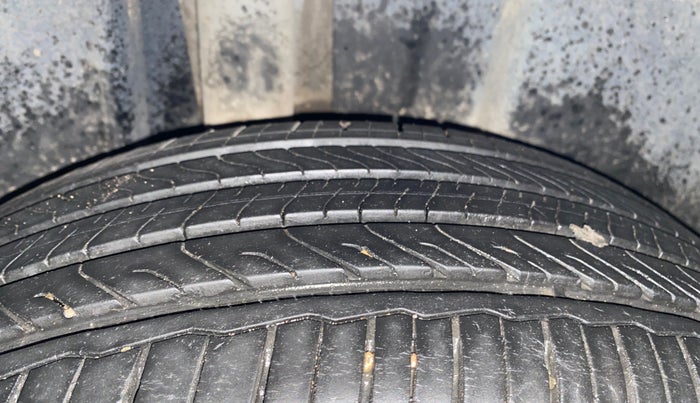 2022 Volkswagen TAIGUN HIGHLINE 1.0 TSI MT, Petrol, Manual, 21,476 km, Right Rear Tyre Tread