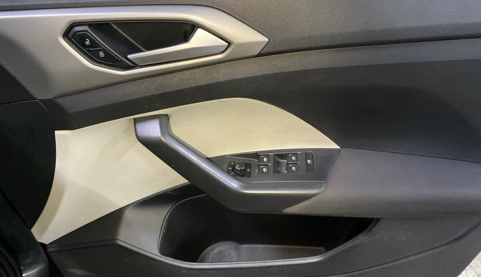 2022 Volkswagen TAIGUN HIGHLINE 1.0 TSI MT, Petrol, Manual, 21,476 km, Driver Side Door Panels Control