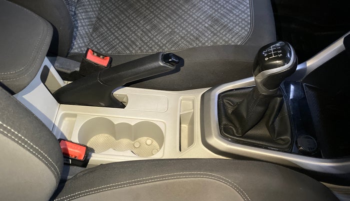 2022 Volkswagen TAIGUN HIGHLINE 1.0 TSI MT, Petrol, Manual, 21,476 km, Gear Lever