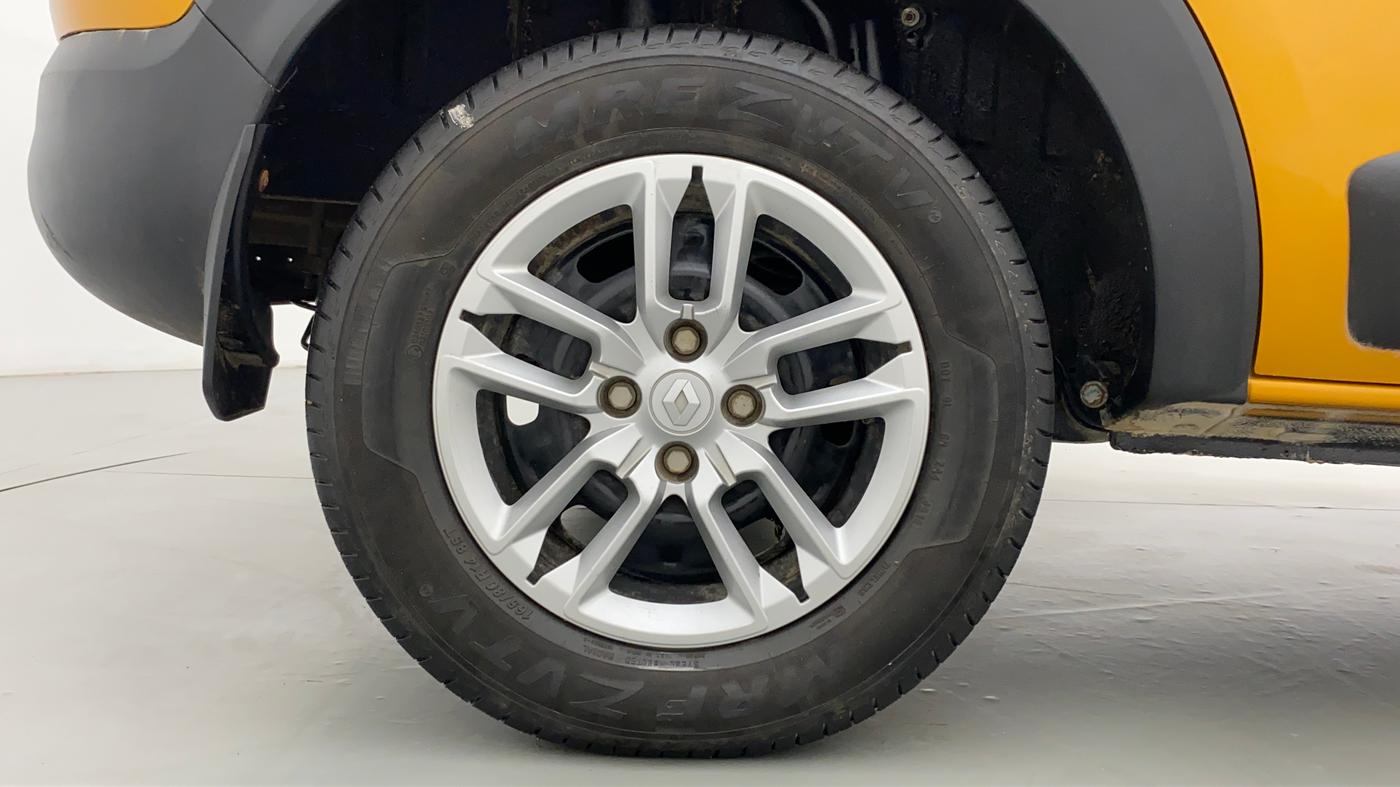 2019 Renault TRIBER RXE MT PETROL, Petrol, Manual, 11,799 km, Right Rear Wheel