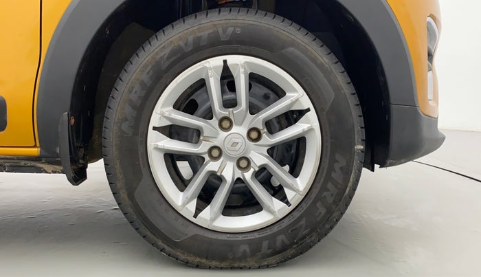 2019 Renault TRIBER RXE MT PETROL, Petrol, Manual, 11,799 km, Right Front Wheel