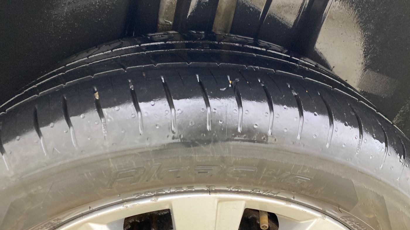 2023 Volkswagen VIRTUS HIGHLINE TSI 1.0 AT, Petrol, Automatic, 69,324 km, Right Rear Tyre Tread