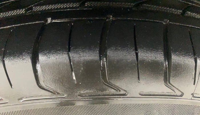 2013 Nissan Sunny XL DIESEL, Diesel, Manual, 1,05,767 km, Left Front Tyre Tread