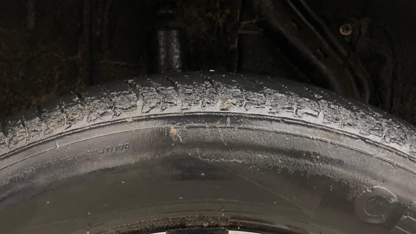 2021 Renault Kiger RXZ TURBO CVT DUAL TONE, Petrol, Automatic, 33,297 km, Right Rear Tyre Tread