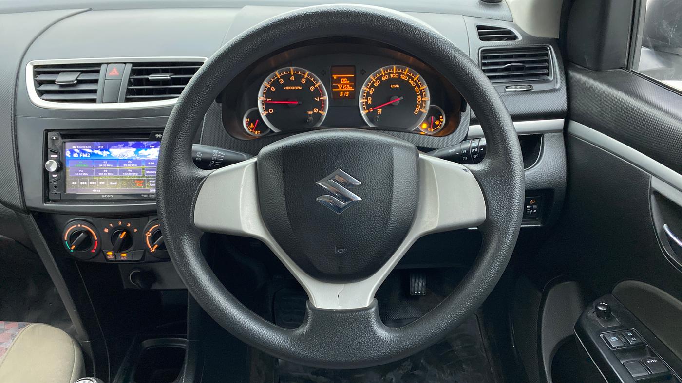 2013 Maruti Swift VXI, Petrol, Manual, 72,205 km, Steering Wheel Close Up
