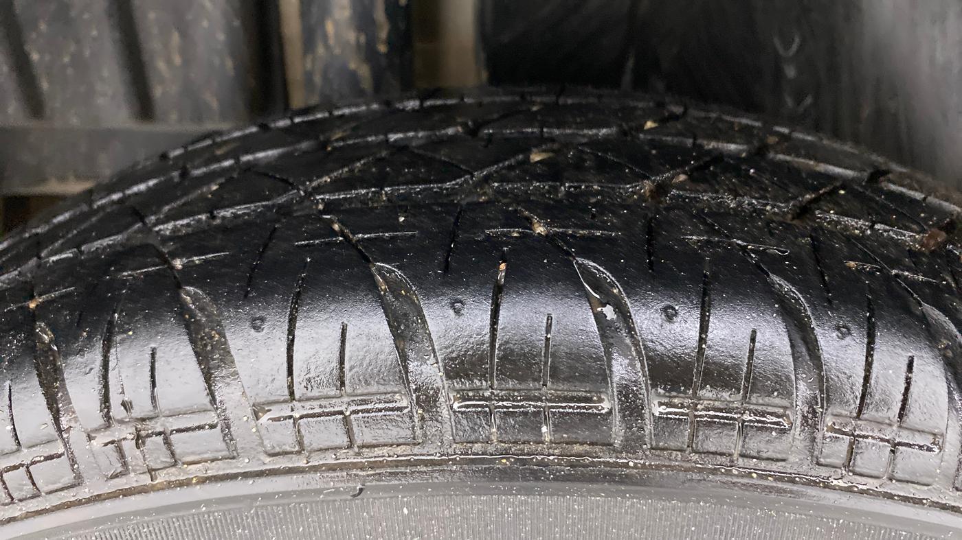 2013 Maruti Swift VXI, Petrol, Manual, 72,205 km, Right Rear Tyre Tread