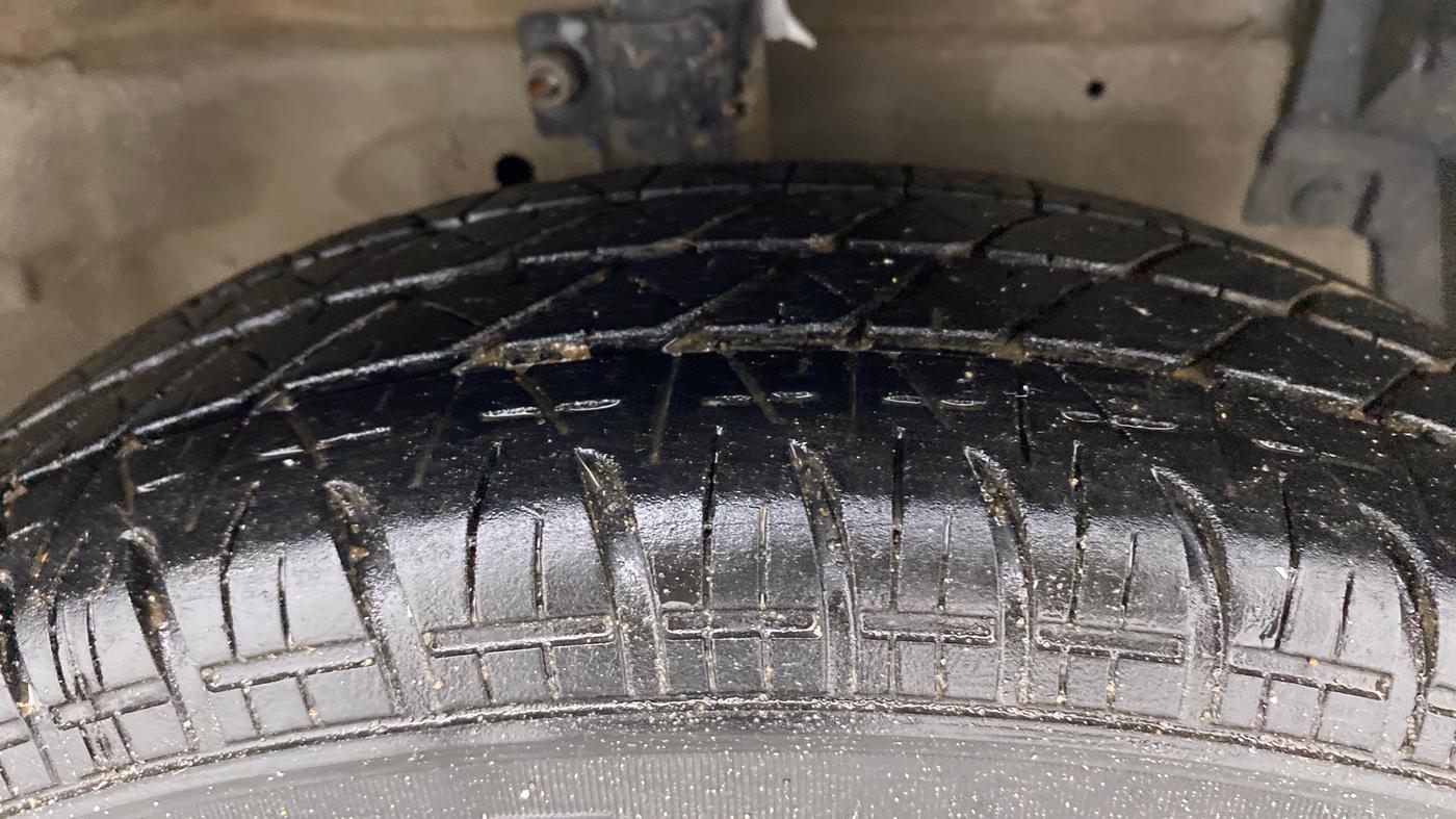 2013 Maruti Swift VXI, Petrol, Manual, 72,205 km, Right Front Tyre Tread
