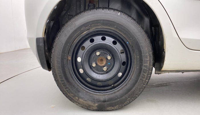 2013 Maruti Swift VXI, Petrol, Manual, 72,205 km, Right Rear Wheel