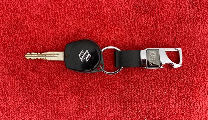 2013 Maruti Swift VXI, Petrol, Manual, 72,205 km, Key Close Up
