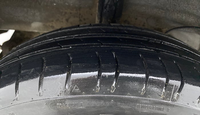 2020 Hyundai NEW SANTRO SPORTZ EXECUTIVE MT CNG, CNG, Manual, 78,314 km, Right Rear Tyre Tread